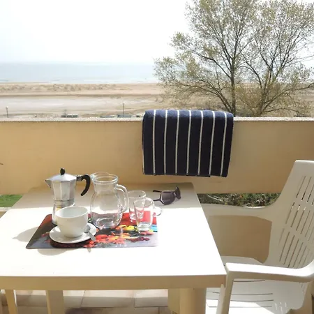 アパート Two Level Attic With Sea View Terrace ビビオーネ