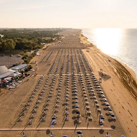 Two Level Attic With Sea View Terrace アパート