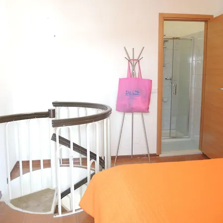 Two Level Attic With Sea View Terrace アパート ビビオーネ